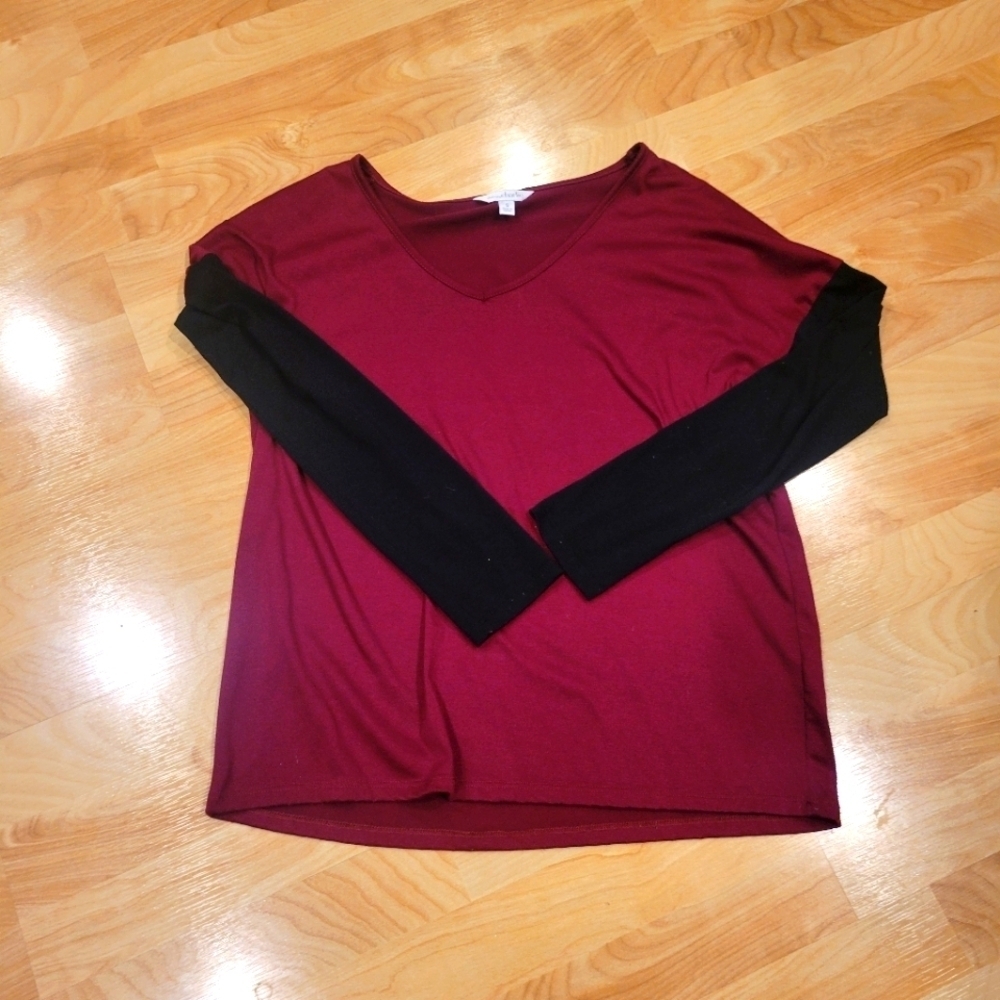 Charming Charlie Color Block V Neck top size small